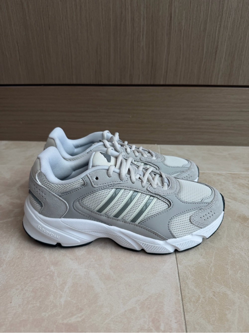NEW adidas Crazychaos 2000 Sneakers JI6434 Grey White Women’s Size US 7 No Box